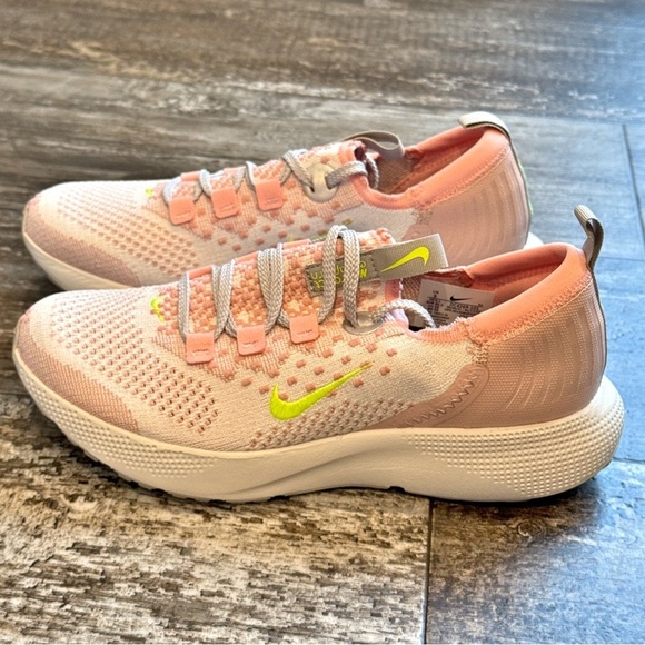Nike React Escape Run Flyknit Running Shoes Womens Size 9 DC4269-101 - Picture 7 of 10